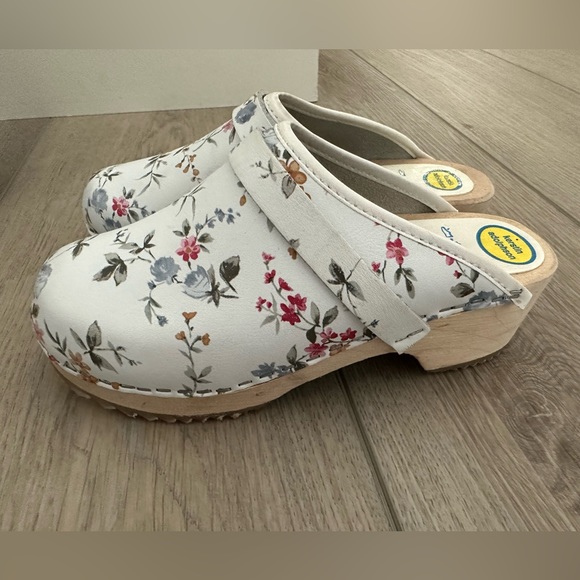 kerstin adolphson Shoes Kerstin Adolphson Little Girls Wooden Clogs